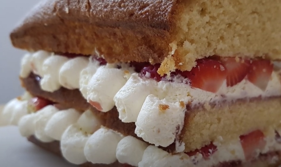 Victoria Sponge Loaf